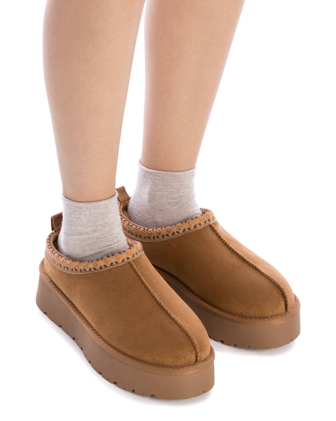 XTI Lightweight Faux Suede Platform
